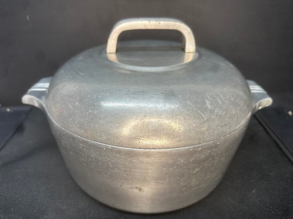 VTG Wagner Ware Sidney O Magnalite 4248 M Dutch Oven Roaster Pot With Lid Trivet